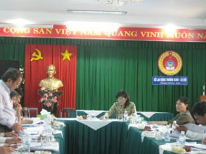 新しいスタンダードによる貧困な世帯を調べ。