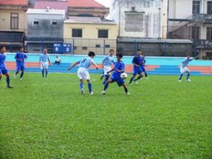 2009年にビエンホア（Bien Hoa）市のサッカー大会：とても息詰まるような熱戦。