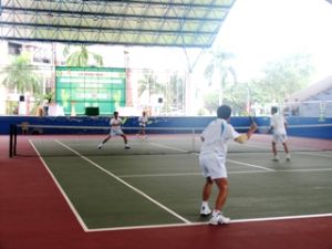 東南部若営業者テニス大会を開始