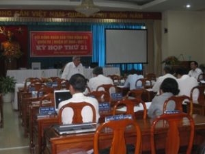 １２月7日の午後。組みよる代表者は討論