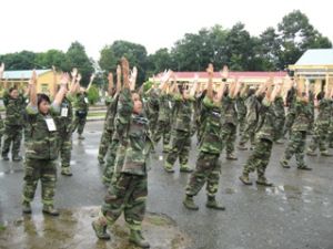 140人の青少年は２０１１年に軍隊キャンプに参加