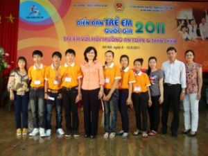 ドンナイ省から6人の代表者は２０１１年子供フォーラムに参加