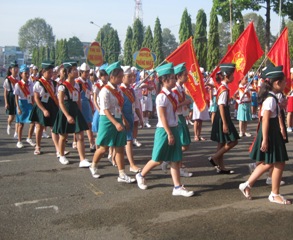 ２０１０～２０１１年、新児童隊員３万４４００人