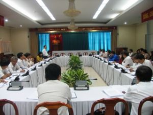 ドンナイ省人民委員会と国会議員：政府が民生用設備を買うのについて打合せた。