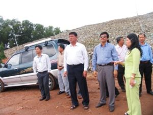 ゴミ集め・運送・処理状況　まだたくさんの難点があり