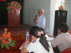 ドンナイ省人民委員会議議員選挙における候補者とタムヒップ町の有権者との会談を行なった