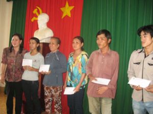 貧しい人ファンドへ６０億ドンを呼びかけ