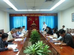 国会に経済・社会発展政策を検討するよう建議する