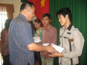 優遇政策を受ける権利のある家族および身体障害者に資本を補助