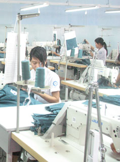 2009年2月份工业生产价值约7万亿越盾