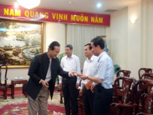 同奈省领导接见Vikrom Kromadit Amata集团主席。