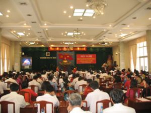 农业及农村发展银行举办有关执行67/1999/QĐ-TTG决议和展开执行41/41/2010/NĐ-CP议定的十年总结会议。