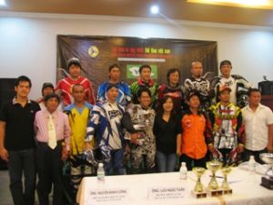 「マンゴーの庭」という生態観光地区における最初の実験クロスカントリーレース開催