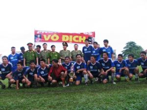 ２０１１年サッカー大会が終わり、保護公安は１位を獲得