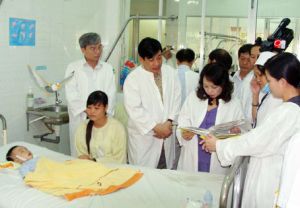 医療省のグエン・ティ・キム・ティン様：疫病についての宣伝が先頭