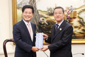 ドンナイ省人民委員会の委員長は韓国のGyeongnam 省の副総裁と歓迎した。