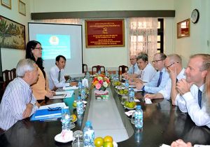 県労働総同盟にてドイツ連邦共和国の代表団