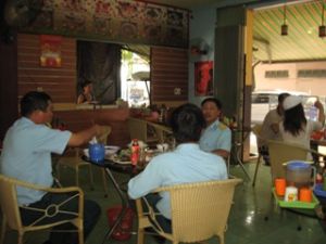 汽油价格上涨使饮食成本随着增加