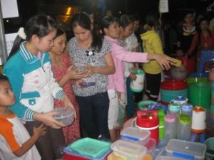 工人1万人次以上参加第四届工人快乐集市