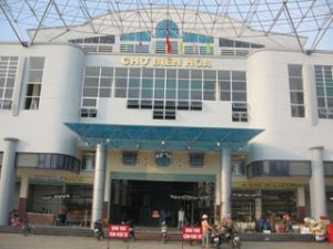 小商贩搬迁至新边和市场：买卖经营状况慢慢回归稳定