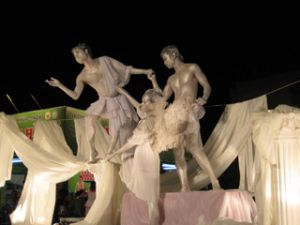 热闹的越南高质量商品展销会