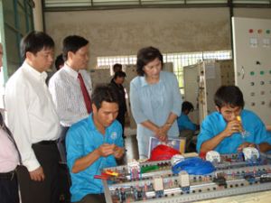 良好实现解决就业政策：为社会安生作出努力
