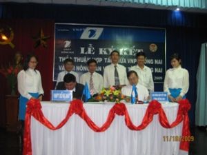 同奈越南电信（VNPT）与农民协会签订合作协约