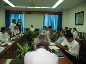 省人委会就按69号之议定落实展开赔偿、重新安置工作的情况对相关各厅、部门进行工作会议