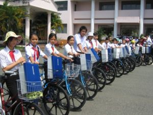 省祖国阵线与”4减”计划和”为穷人之日”