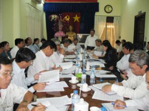 省人委会与边和市对于2009年第一季度社会经济情况进行工作会议