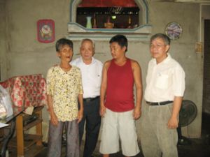 对春禄县橙色剂受害者增送100份礼物