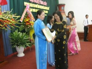 Dong Nai Labor Federation held a summation meeting about the five-year emulation movement, “A good working woman, a good housewife"