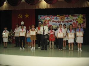 120 contestants compete in the “Story Telling and Poem Reciting with 2009 Summer Books” contest