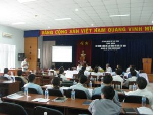 “企业中建立协调、稳定及进步的劳动关系”的座谈会