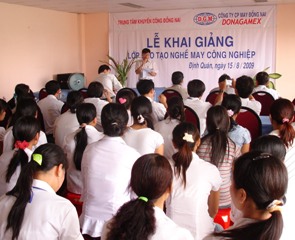 Industrial promotion program: a training course for nearly 900 people