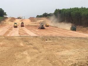 특수 메커니즘에 따른 Phan Thiet – Dau Giay고속도로 프로젝트를 위한 탐지하고 매립할 자료를 개척하는 데 승인한다