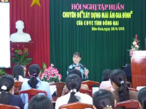 对省工会职员举办女工工作培训班