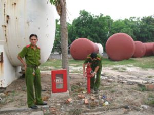 检查Yung-Chi涂料公司和边和糖业股份公司