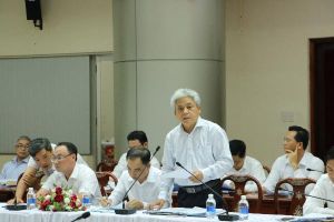 重要なプロジェクトの早期開始に向け、行政手続きのプロセスを加速する。