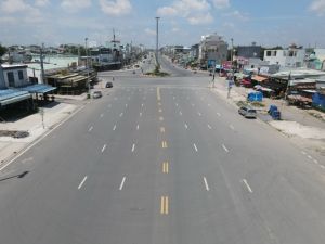 45m으로 지방 도로를 확장하고 개선한다