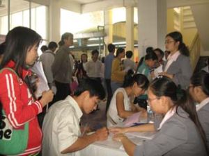 第21届职业交易会：企业艰难招聘劳工