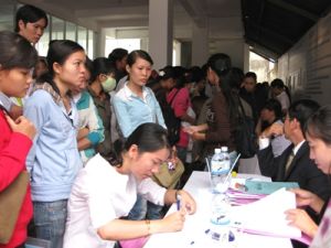 第7次职业交易会16家企业参与征聘