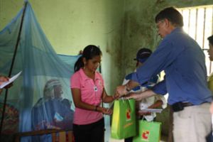 Big C救助山间大雨中遇难的北件省（Bac Kan）博南县（PacNam）同胞