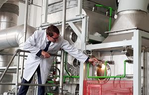 外国人専門家の受入の3つの機関