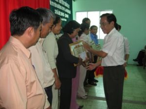 边和市劳动联团：表扬89名优秀劳动-劳工职员