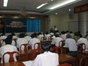 重新核查各行政手续：许多不需要的规定及手续