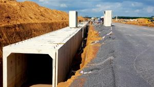 ロックアン-ビンソン再定住地域は、二回の砕石の舗装を続いていました