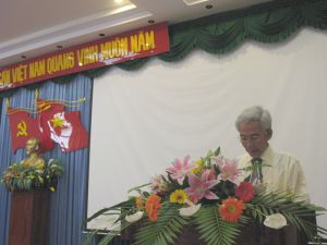 十年落实第八届第五次中央会议之决议的总结会议：在党员和群众人民的思想、道德、生活方式有了积极的转变。