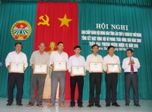 In 2009, over 82,000 farmers received the title of an outstanding producer and businessman