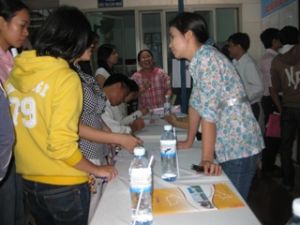 与创业青年牵手同行